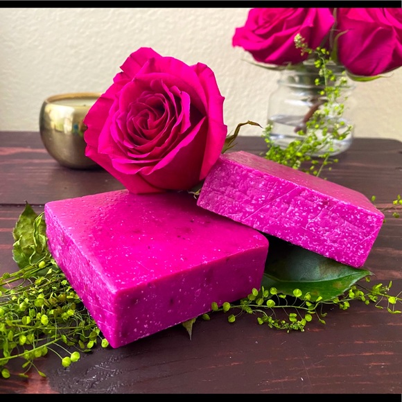 One Dozen Roses - handmade soap (includes 2 bars!) - Picture 2 of 2